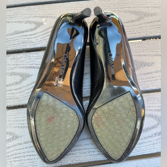 Calvin Klein Black Leather Heels - Size 8 - Picture 2 of 8